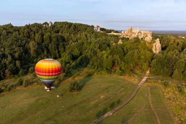 Balon pod zamkiem Ogrodzieniec