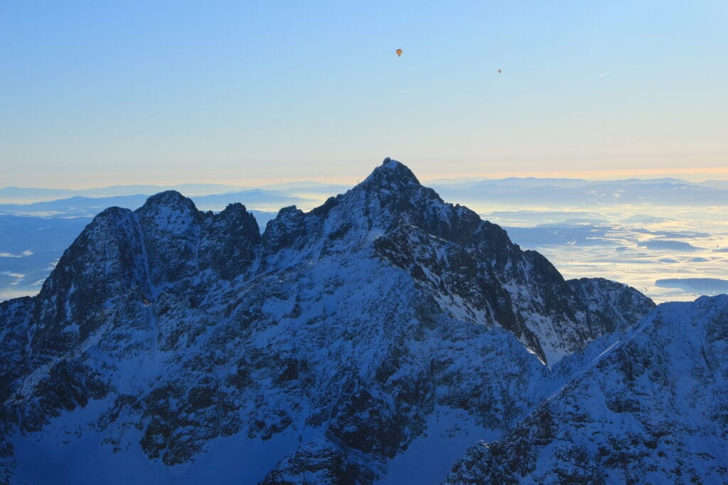 Najpiękniejsze miejsce na lot balonem w Polsce - dlaczego lot balonem nad Tatrami jest numerem jeden? fot 200
